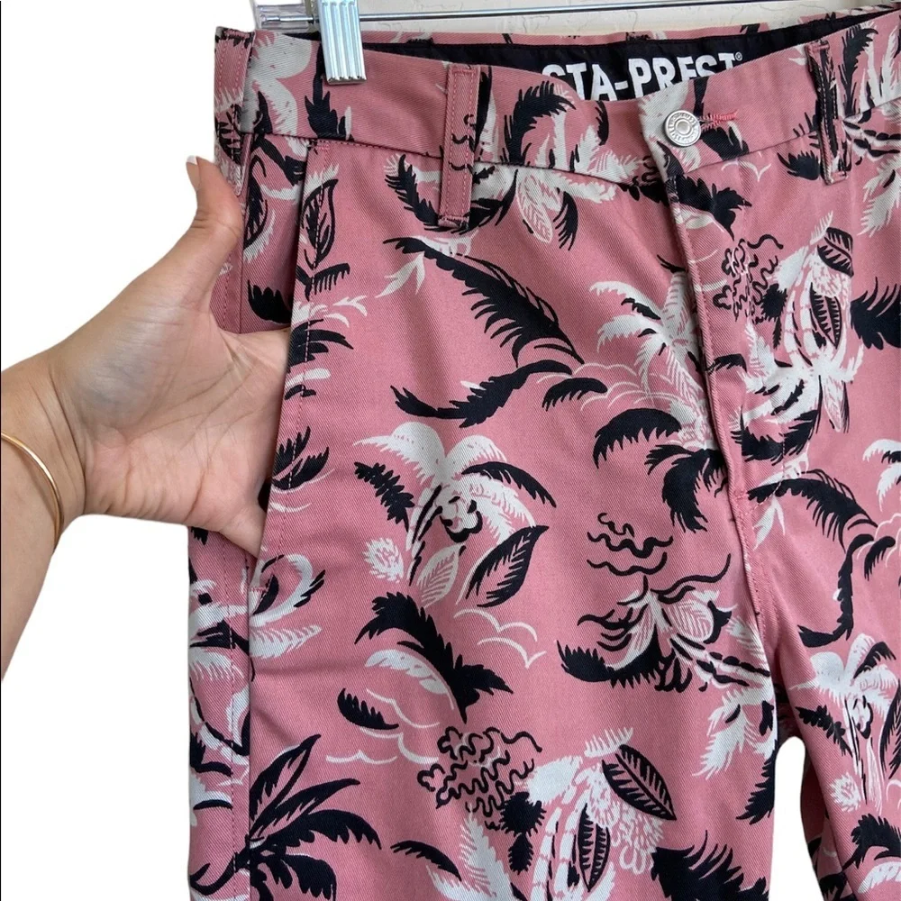 Levi’s Hawaiian Print Tapered Jeans